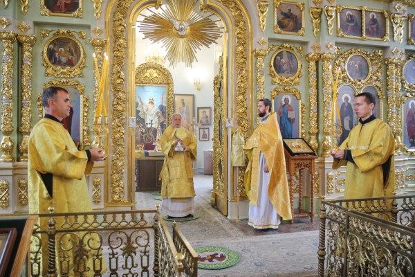 В Неделю 14-ю по Пятидесятнице епископ Василий совершил Божественную литургию молебен о сохранении творения Божия 
