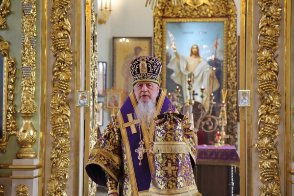Епископ Василий совершил Божественную литургию в храме прп. Лонгина Коряжемского г. Коряжма