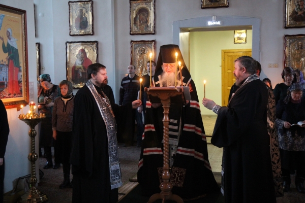 Епископ Василий совершил повечерие с чтением Великого канона прп. Андрея Критского  