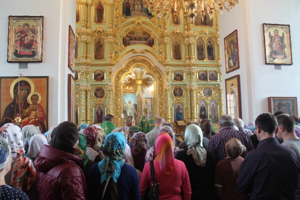 В день памяти прп. Сергия Радонежского епископ Василий совершил Литургию в Коряжме