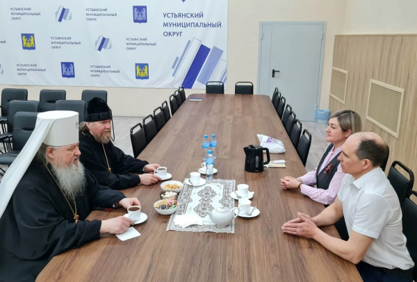 Митрополит Корнилий встретился с врио главы Устьянского округа Сергеем Молчановским
