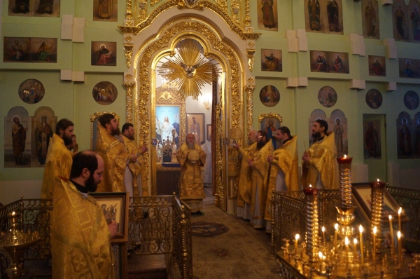 В день памяти вмц. Варвары епископ Василий совершил Божественную литургию в храме прп. Лонгина Коряжемского