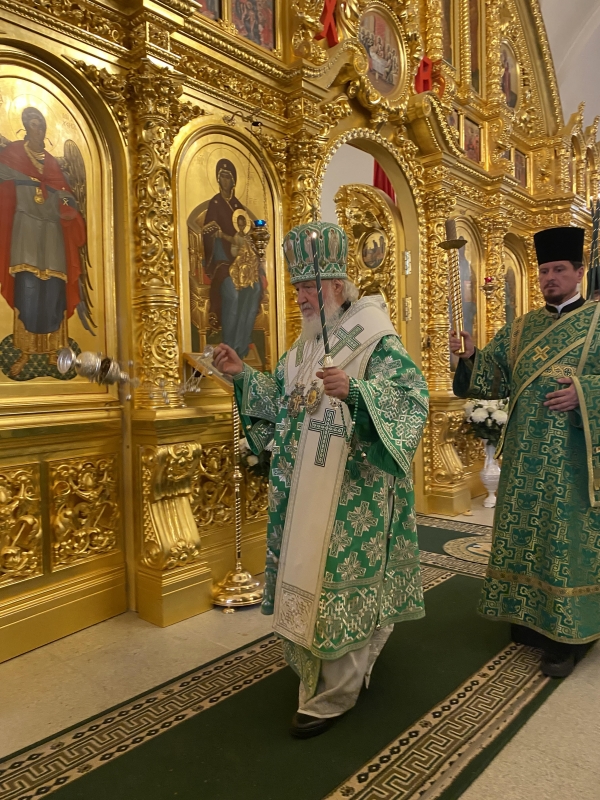 Святейший Патриарх Кирилл совершил утреню всенощного бдения в Троицком соборе Соловецкого монастыря