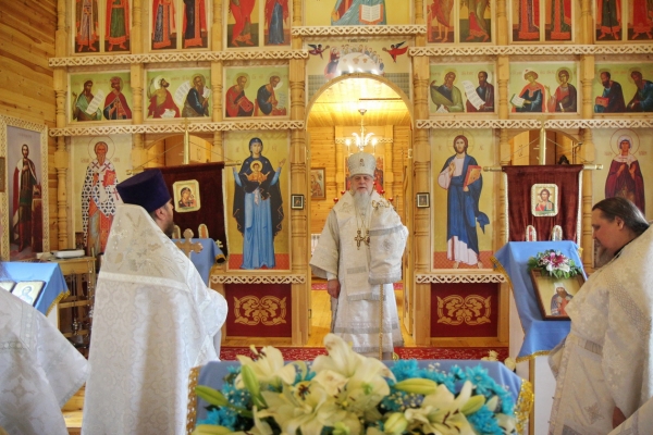 В день своего рождения епископ Василий совершил освящение храма сщмч. Вениамина Петроградского и Божественную литургию 