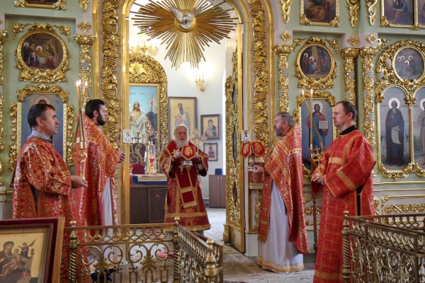 В день Усекновения главы Иоанна Крестителя епископ Василий совершил Литургию в храме прп. Лонгина Коряжемского