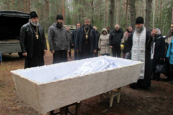 В Черевково состоялось отпевание иерея Димитрия Дикопольского