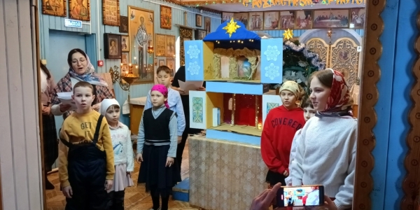 В Приводино состоялся Рождественский вертеп для прихожан храма Рождества Христова
