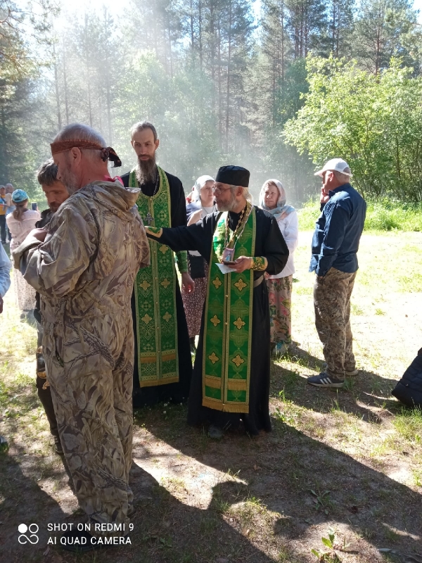 В Шенкурске прошел крестный ход к местам молитвенных подвигов прп. Варлаама Важского