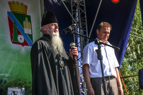 В День города Коряжмы епископ Василий поздравил жителей с праздником