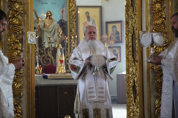 В праздник Преображения Господня епископ Василий совершил Литургию в Свято-Лонгиновом храме 