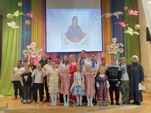 В праздник Покрова Пресвятой Богородицы в Реабилитационном центре г. Котласа прошел Праздничный концерт 