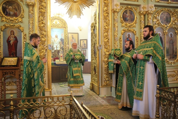 В день памяти прп. Лонгина Коряжемского епископ Василий совершил Божественную литургию в Коряжме