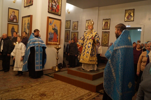 Всенощное бдение в Свято-Лонгиновом храме накануне дня памяти Введения во храм Пресвятой Богородицы