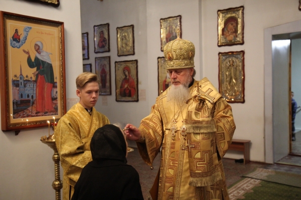 Накануне недели пред Воздвижением епископ Василий совершил Всенощное бдение в Коряжме