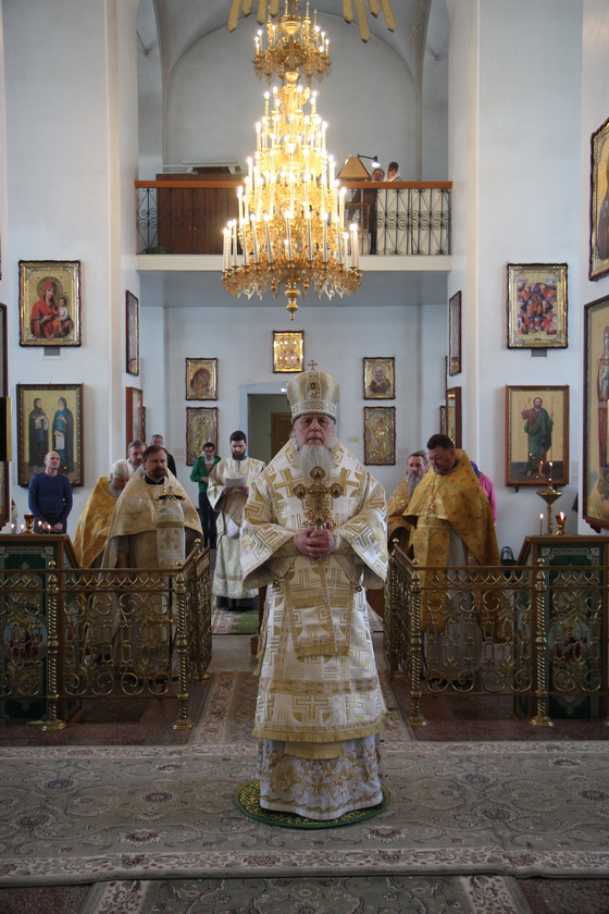 Епископ Василий совершил Божественную литургию и молебное пение о здравии Святейшего Патриарха Кирилла