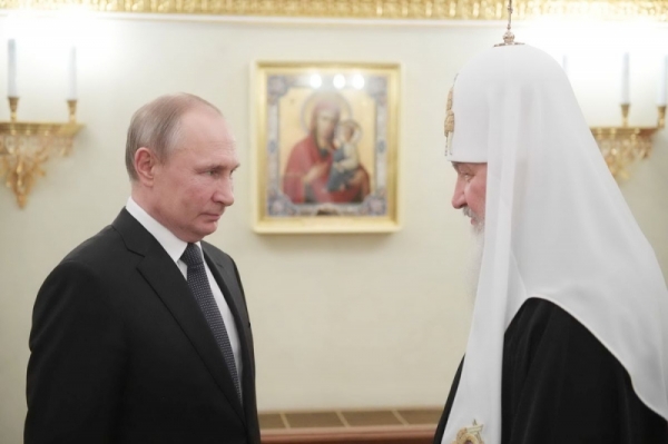 Святейший Патриарх Кирилл поздравил Президента России В.В. Путина с днем рождения