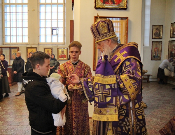 Накануне второй Недели Великого Поста епископ Василий совершил Всенощное бдение в Коряжме