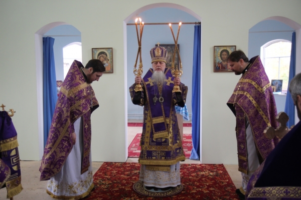 В день памяти вмц. Евфимии Всехвальной епископ Василий совершил Литургию в Октябрьском