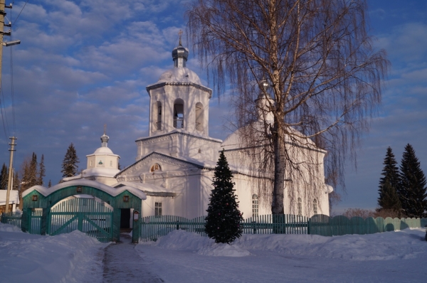 В праздник Собора Пресвятой Богородицы епископ Василий совершил Божественную литургию в Туровце