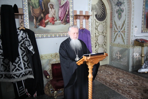 Во вторник первой седмицы Великого Поста епископ Василий молился за уставным Богослужением в храме свт. Николая Чудотворца