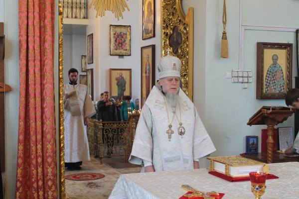 В день памяти свв. Отцов I Вселенского Собора епископ Василий совершил Божественную литургию в Коряжме