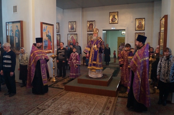 Епископ Василий совершил Всенощное бдение накануне дня памяти прп. Иоанна Лествичника
