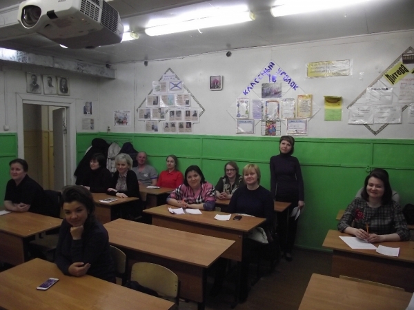 Устьянский священник принял участие в родительском собрании