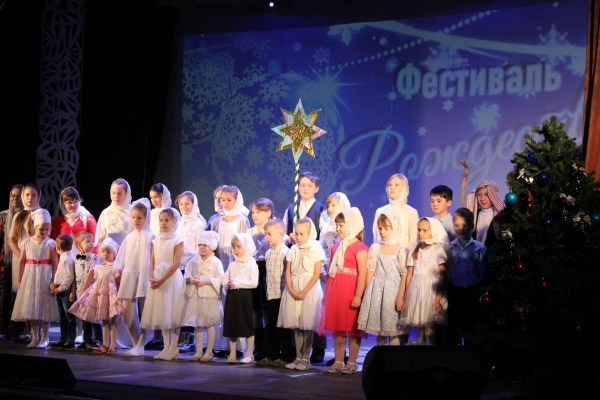 В Коноше прошел фестиваль «Рождественская звезда»