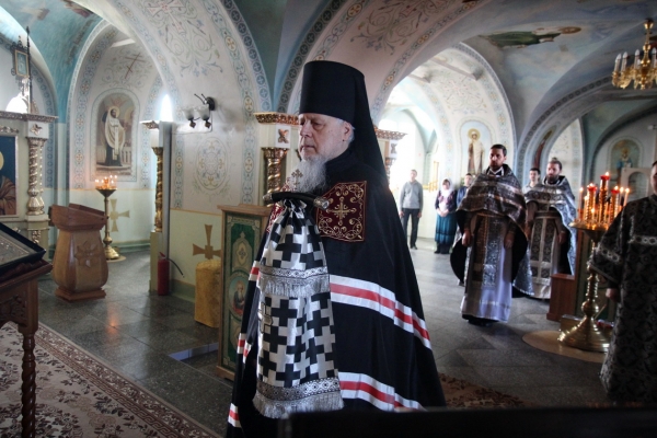 В среду 5-й седмицы Великого Поста епископ Василий совершил Литургию Преждеосвященных Даров в Коряжме