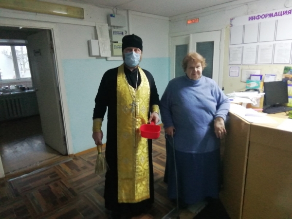 Духовенство Няндомского благочиния совершили молебен в городской больнице