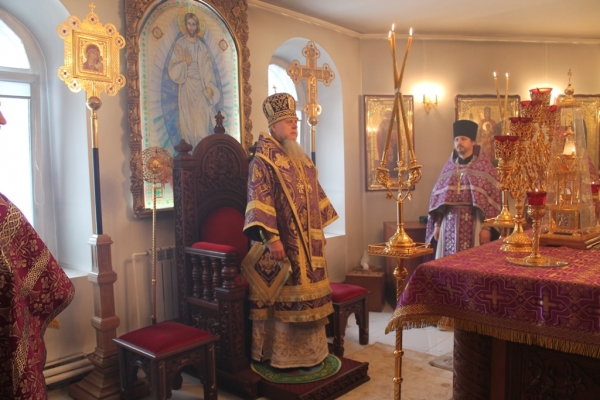 В неделю Торжества Православия епископ Василий совершил Божественную литургию в Котласе