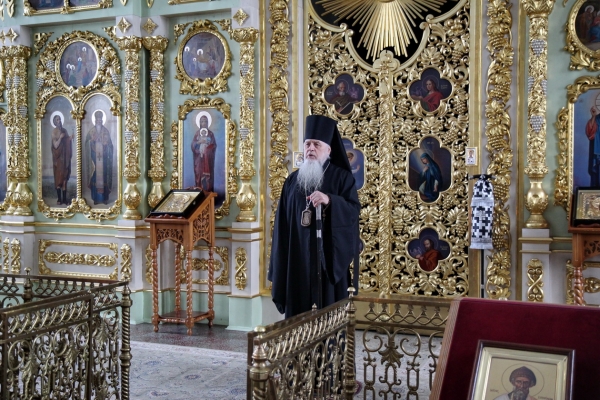 Во вторник первой седмицы Великого Поста епископ Василий молился за уставным Богослужением в Свято-Лонгиновом храме 