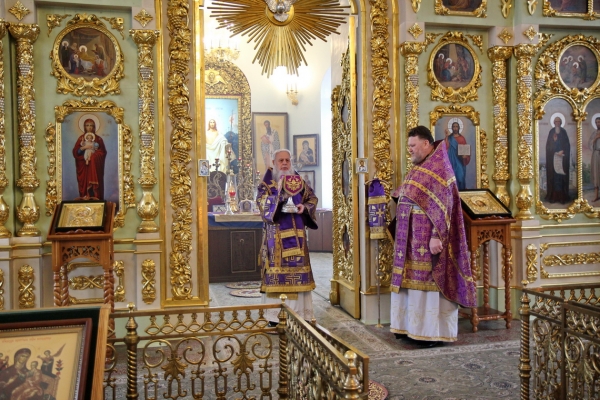 В день памяти 40 мучеников Севастийских епископ Василий совершил Божественную литургию 