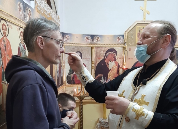 В Няндомском доме-интернате совершено Таинство Соборования