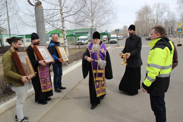Епископ Василий совершил молитвенный объезд городов Котласа и Коряжмы