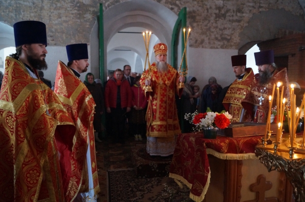 В Пятницу Светлой Седмицы епископ Василий совершил Литургию в храме в честь свт. Василия Великого д. Куимиха