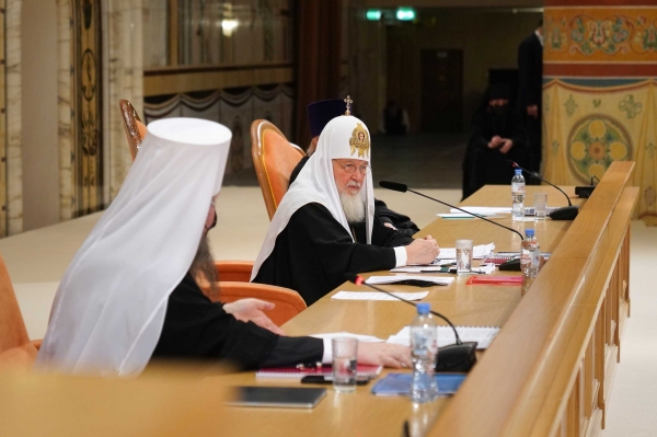 Святейший Патриарх Кирилл: Люди обеспокоены введением механизма «разрешительного» порядка предоставления таких прав и возможностей, которые ранее никем не подвергались сомнению