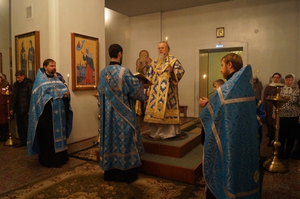 Епископ Василий совершил Всенощное бдение накануне дня памяти иконы Божией Матери именуемой «Нечаянная Радость»