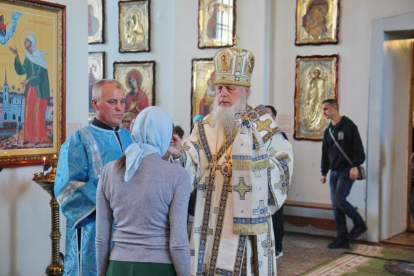 Накануне Успения Пресвятой Богородицы епископ Василий совершил Всенощное бдение в храме прп. Лонгина Коряжемского