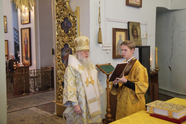В день памяти апостола Филиппа епископ Василий совершил Божественную литургию в Коряжме