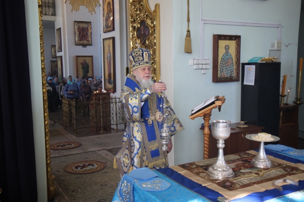 В праздник Благовещения Пресвятой Богородицы епископ Василий совершил Божественную литургию в Коряжме