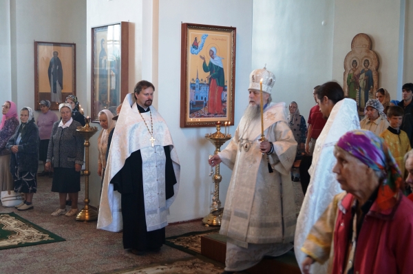 Епископ Василий совершил Всенощное бдение накануне воскресного дня .